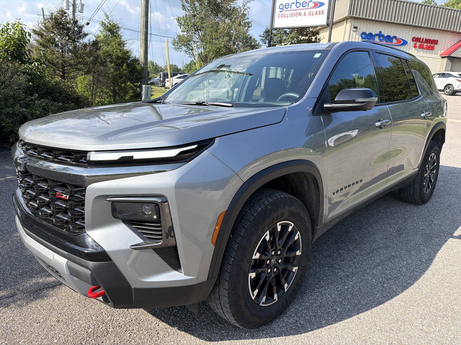 Sterling Gray Metallic 2026 Chevrolet Traverse SUV / Crossover Four-Wheel Drive 8-Speed Automatic