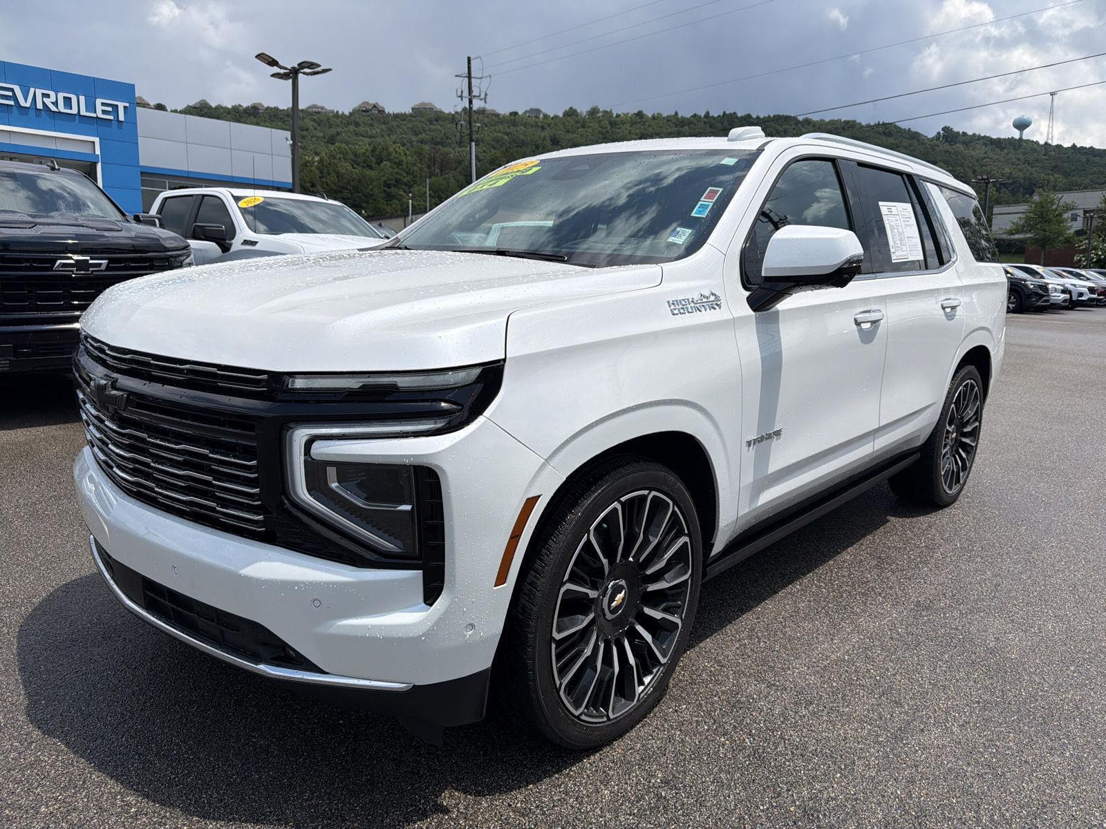 White (Iridescent Pearl Tricoat) 2025 Chevrolet Tahoe SUV / Crossover Four-Wheel Drive Automatic