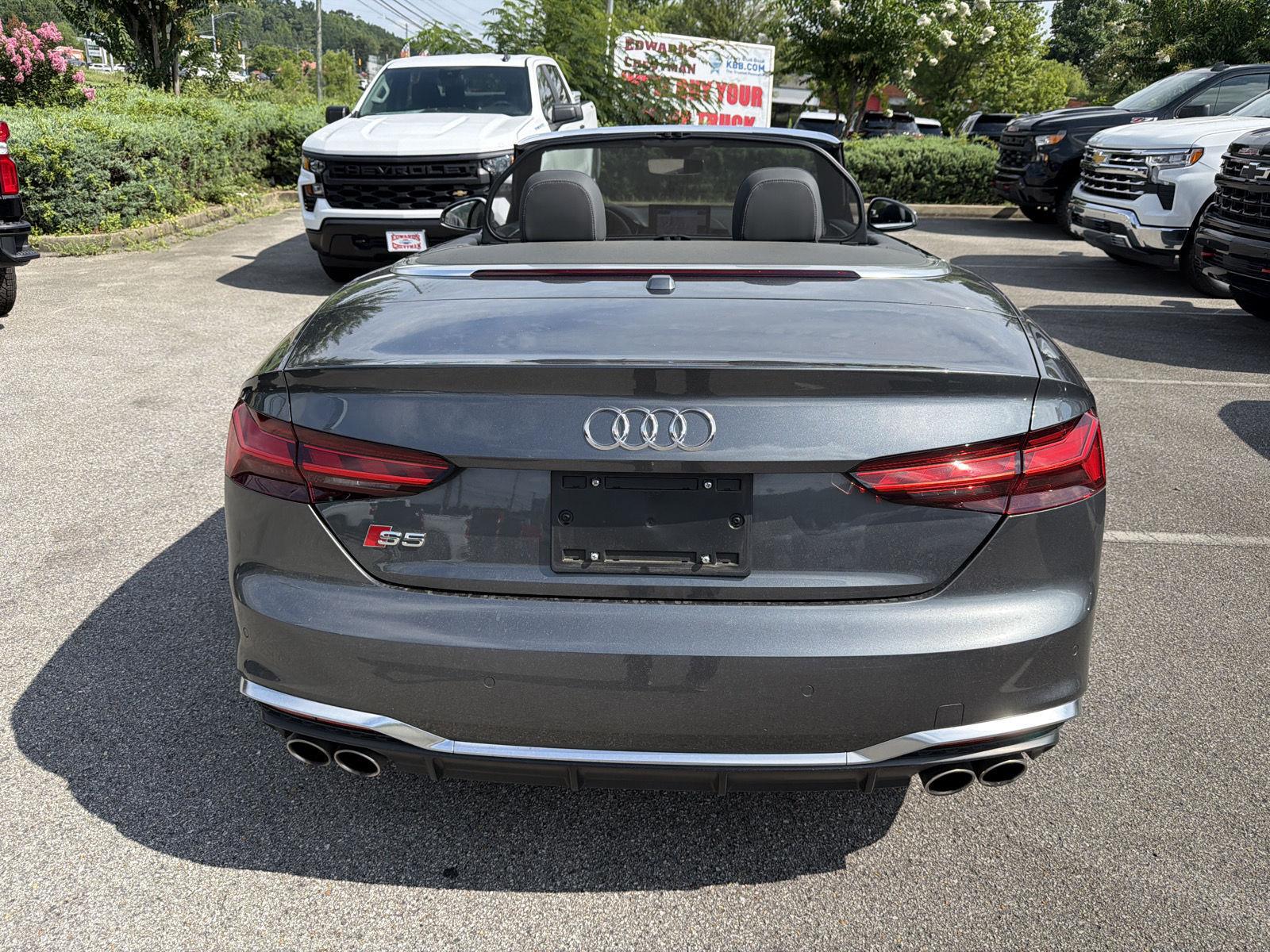 View vehicle photo 3