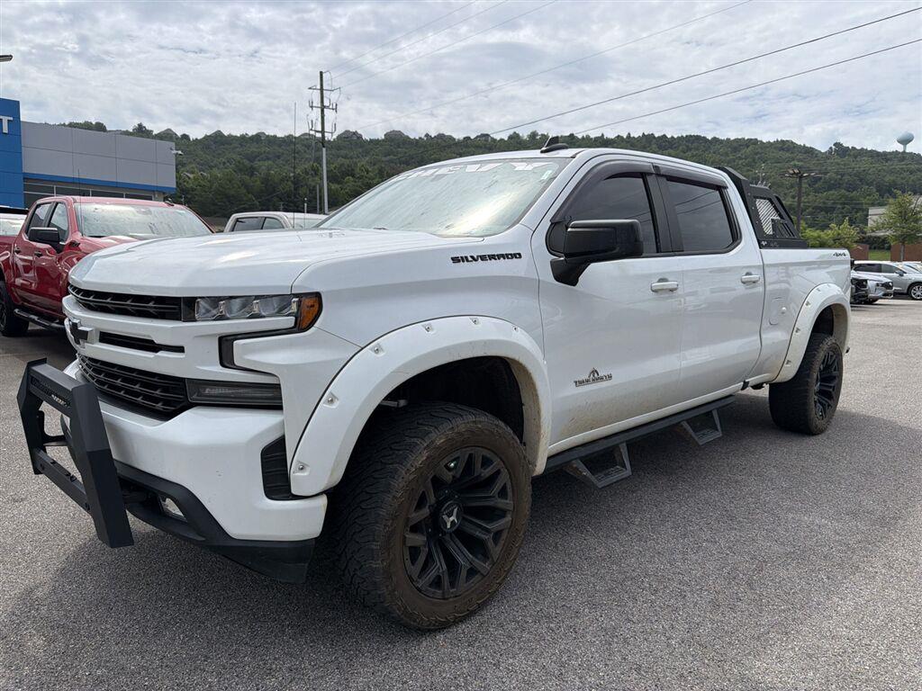 Summit White 2019 Chevrolet Silverado 1500 Pickup Truck Four-Wheel Drive 8-Speed Automatic