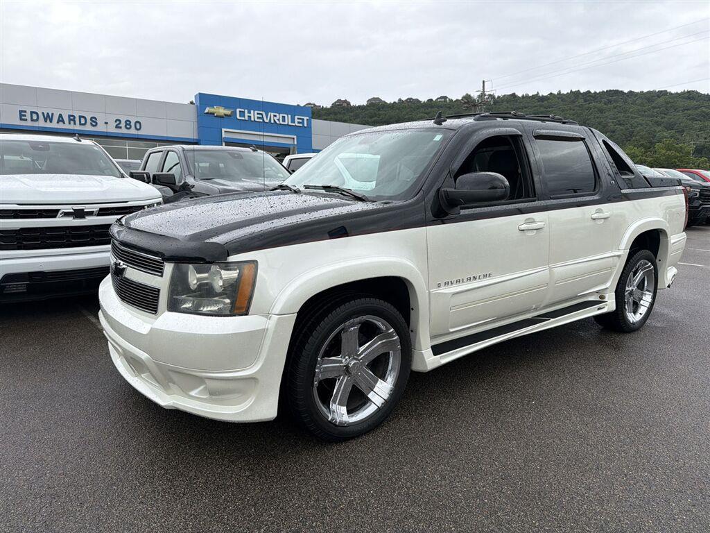 Black 2008 Chevrolet Avalanche Pickup Truck 4-Speed Automatic