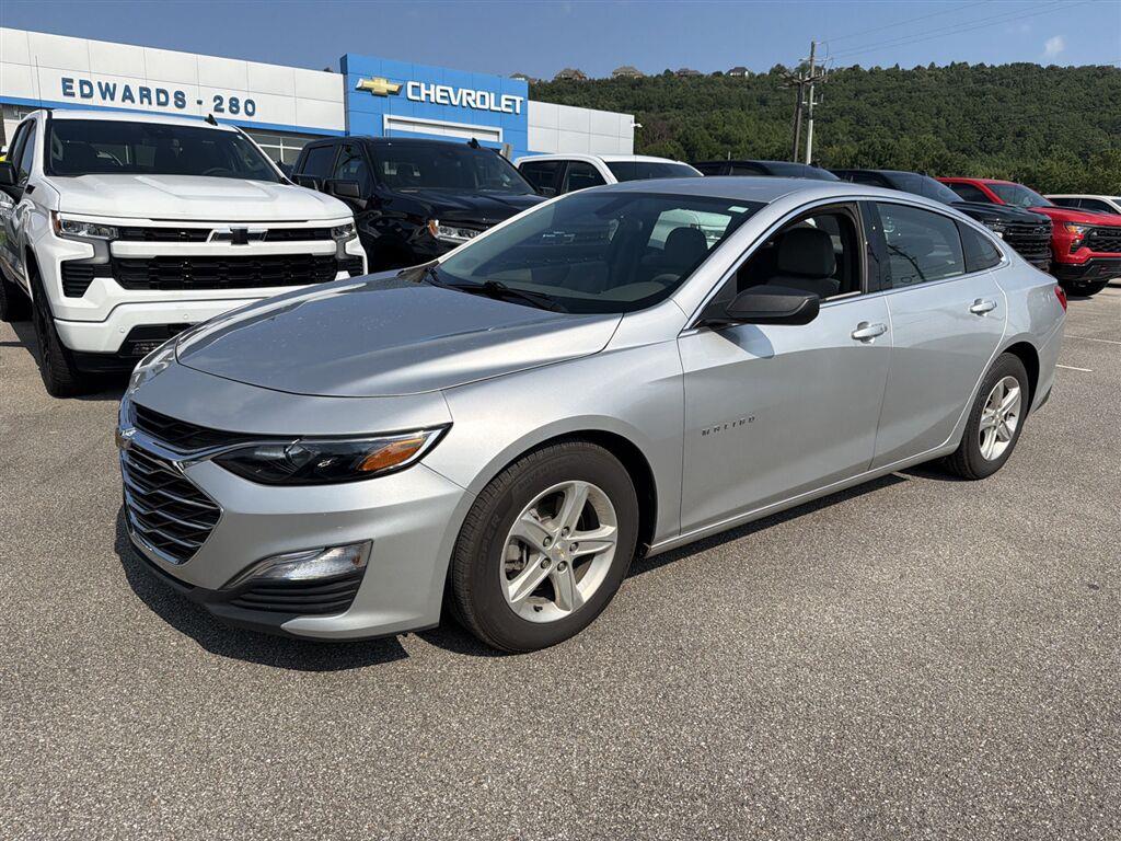 Silver Ice Metallic 2021 Chevrolet Malibu Sedan Front-Wheel Drive Continuously Variable Transmission