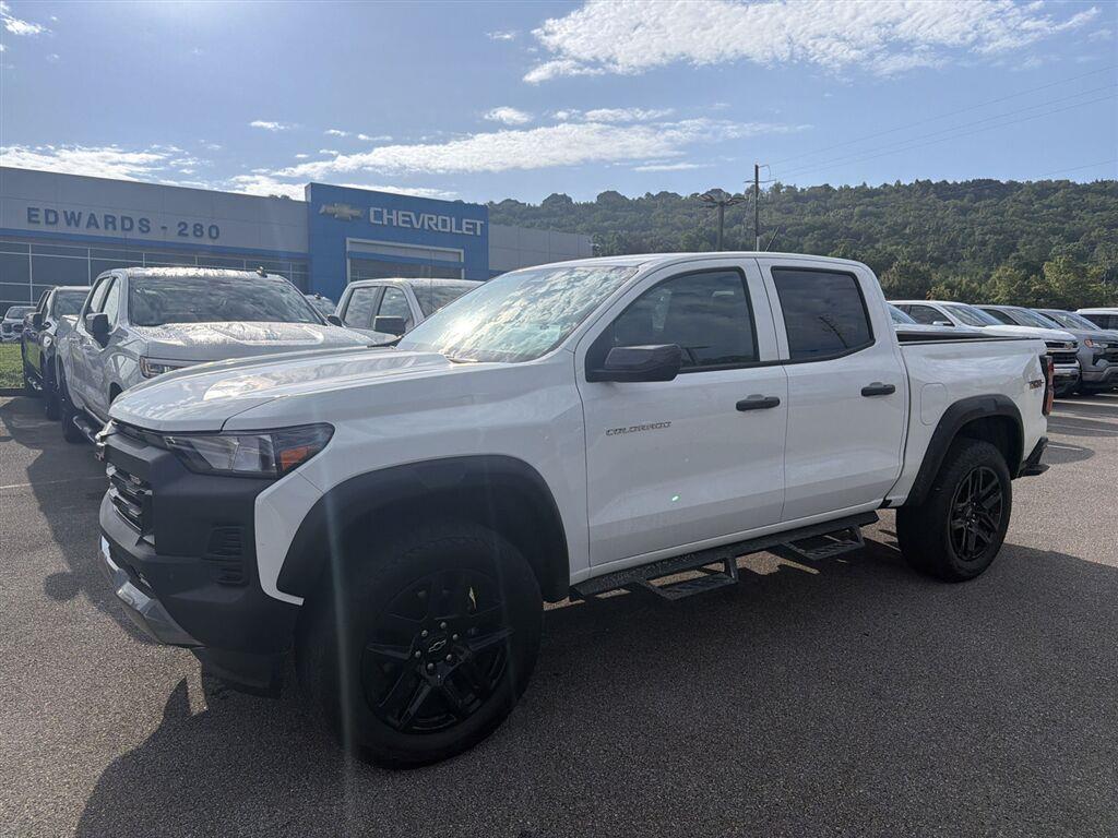 Black 2025 Chevrolet Colorado Pickup Truck Four-Wheel Drive 8-Speed Automatic