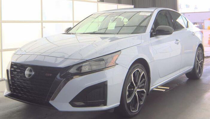 Gray Sky Pearl 2025 Nissan Altima Sedan All-Wheel Drive