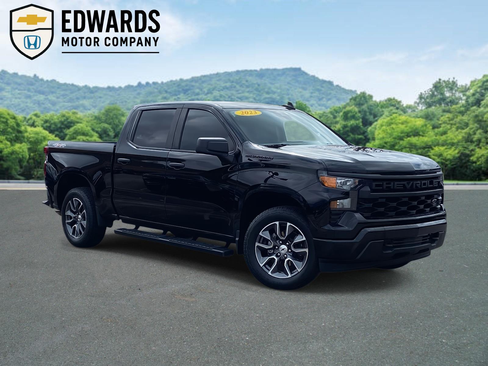 2023 Chevrolet Silverado 1500 Custom Crew Cab 4WD