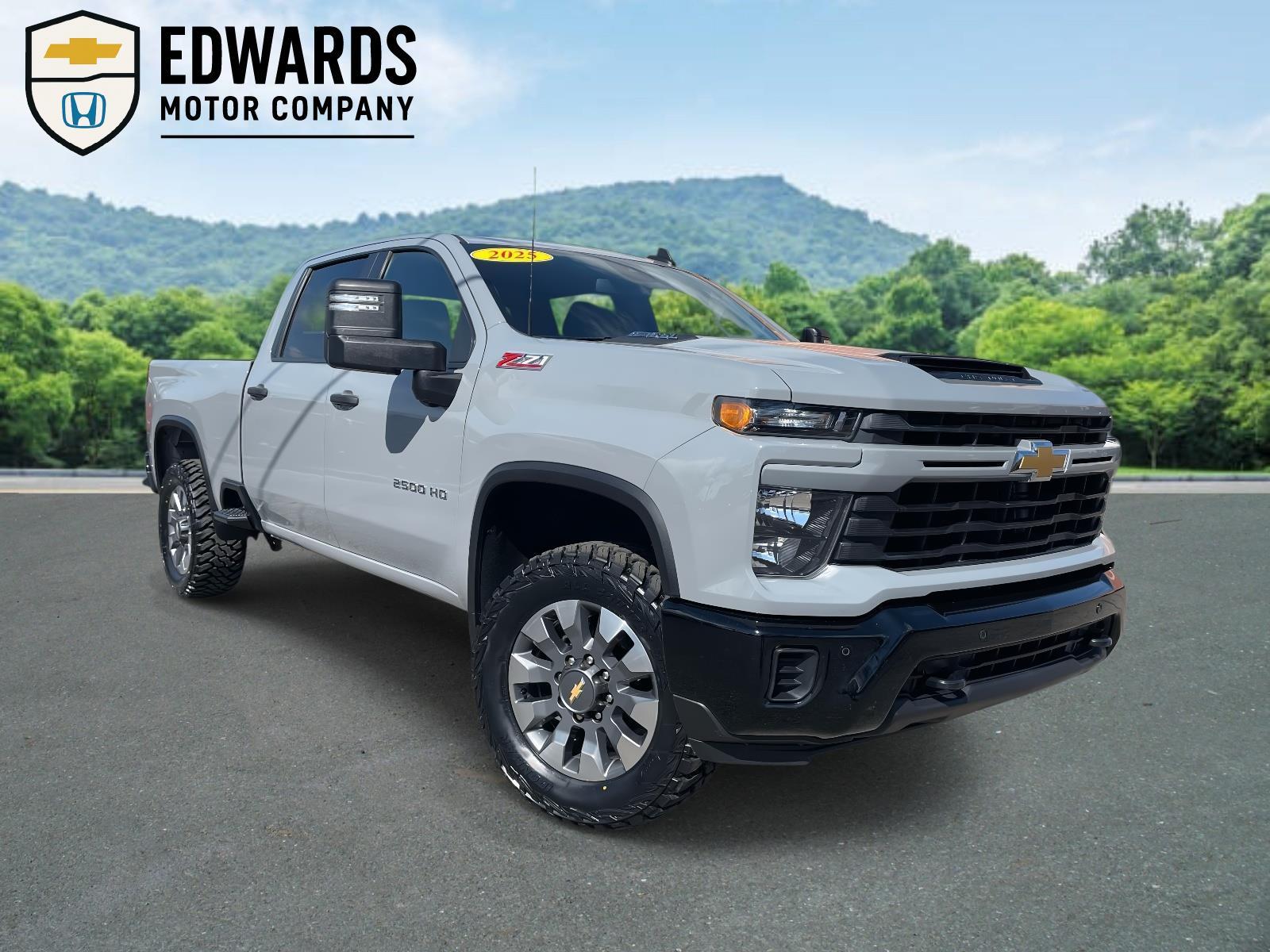 2025 Chevrolet Silverado 2500HD Custom Crew Cab 4WD