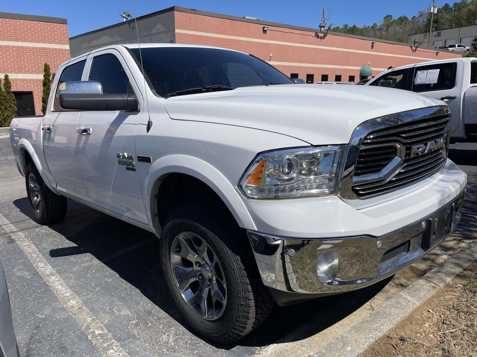 2019 RAM 1500 Classic Laramie Crew Cab 4WD