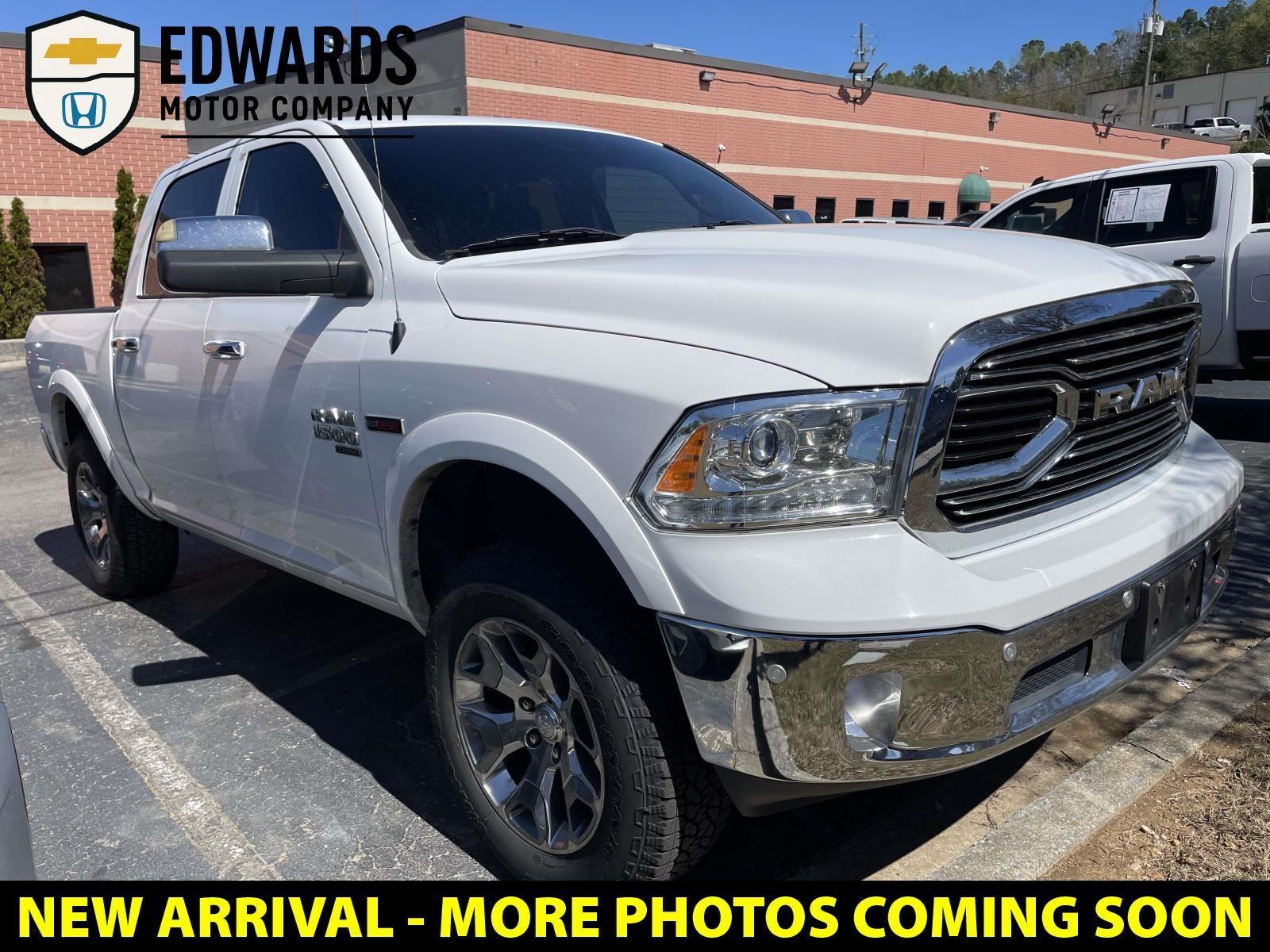 2019 RAM 1500 Classic Laramie Crew Cab 4WD