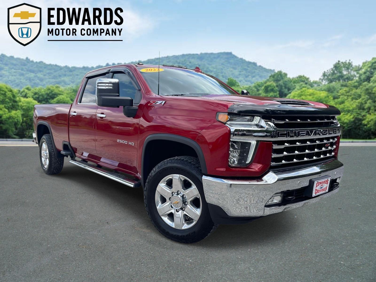 Cherry Red Tintcoat 2022 Chevrolet Silverado 2500HD LTZ Crew Cab 4WD Pickup Truck Four-Wheel Drive 6-Speed Automatic