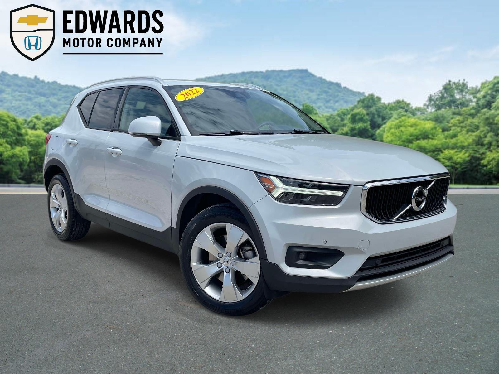 Gray 2022 Volvo XC40 T5 Momentum AWD SUV / Crossover All-Wheel Drive Automatic