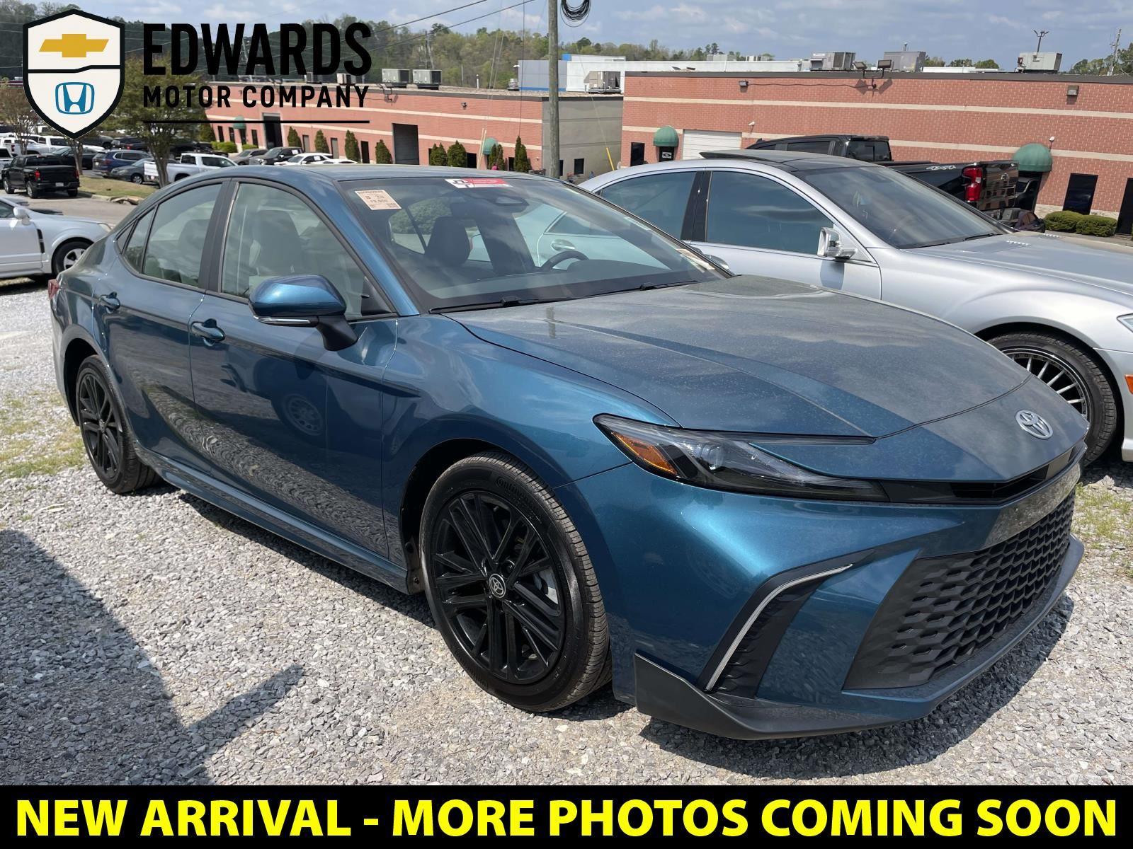 2025 Toyota Camry SE FWD