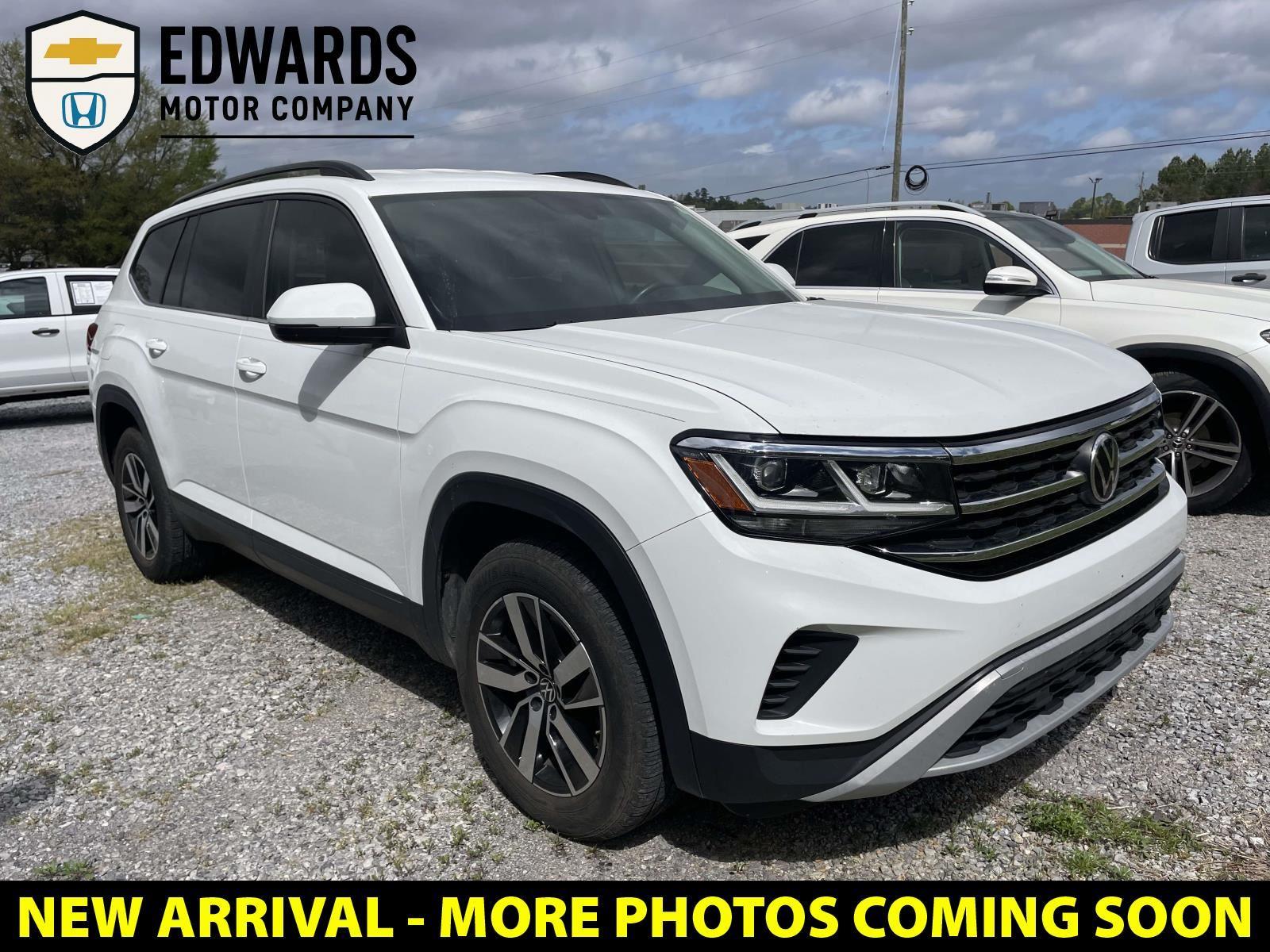 Pure White 2021 Volkswagen Atlas SE 4Motion SUV / Crossover All-Wheel Drive Automatic