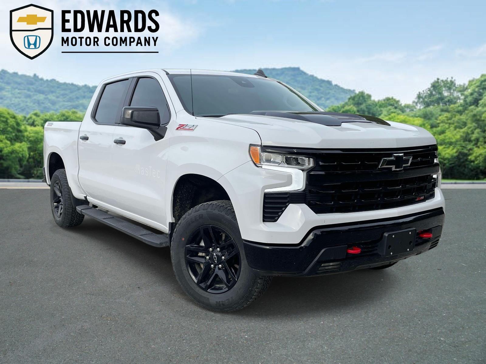 Summit White 2024 Chevrolet Silverado 1500 LT Trail Boss Crew Cab 4WD Pickup Truck Four-Wheel Drive Automatic