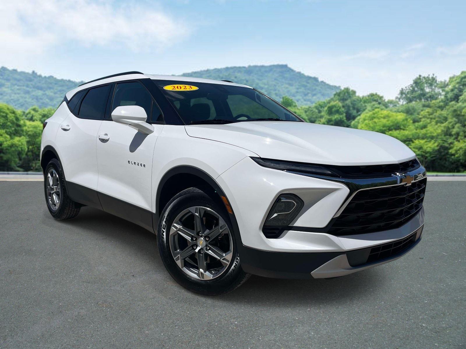 Summit White 2023 Chevrolet Blazer 2LT FWD SUV / Crossover Front-Wheel Drive 9-Speed Automatic