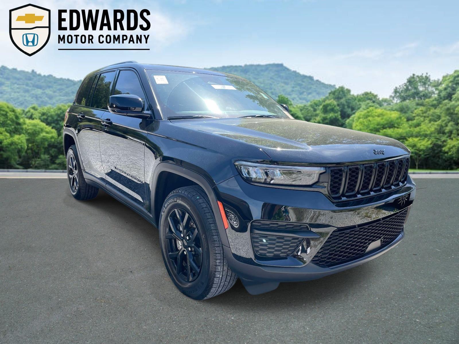 Diamond Black Crystal Pearlcoat 2024 Jeep Grand Cherokee Altitude X RWD SUV / Crossover 4X2 8-Speed Automatic