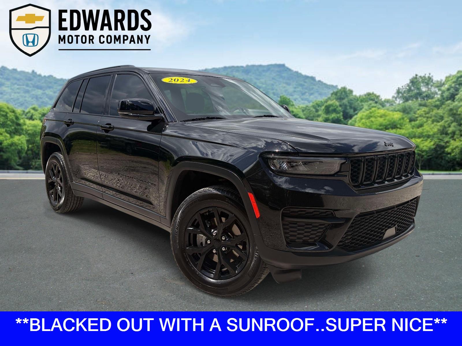 Diamond Black Crystal Pearlcoat 2024 Jeep Grand Cherokee Altitude X RWD SUV / Crossover 4X2 8-Speed Automatic
