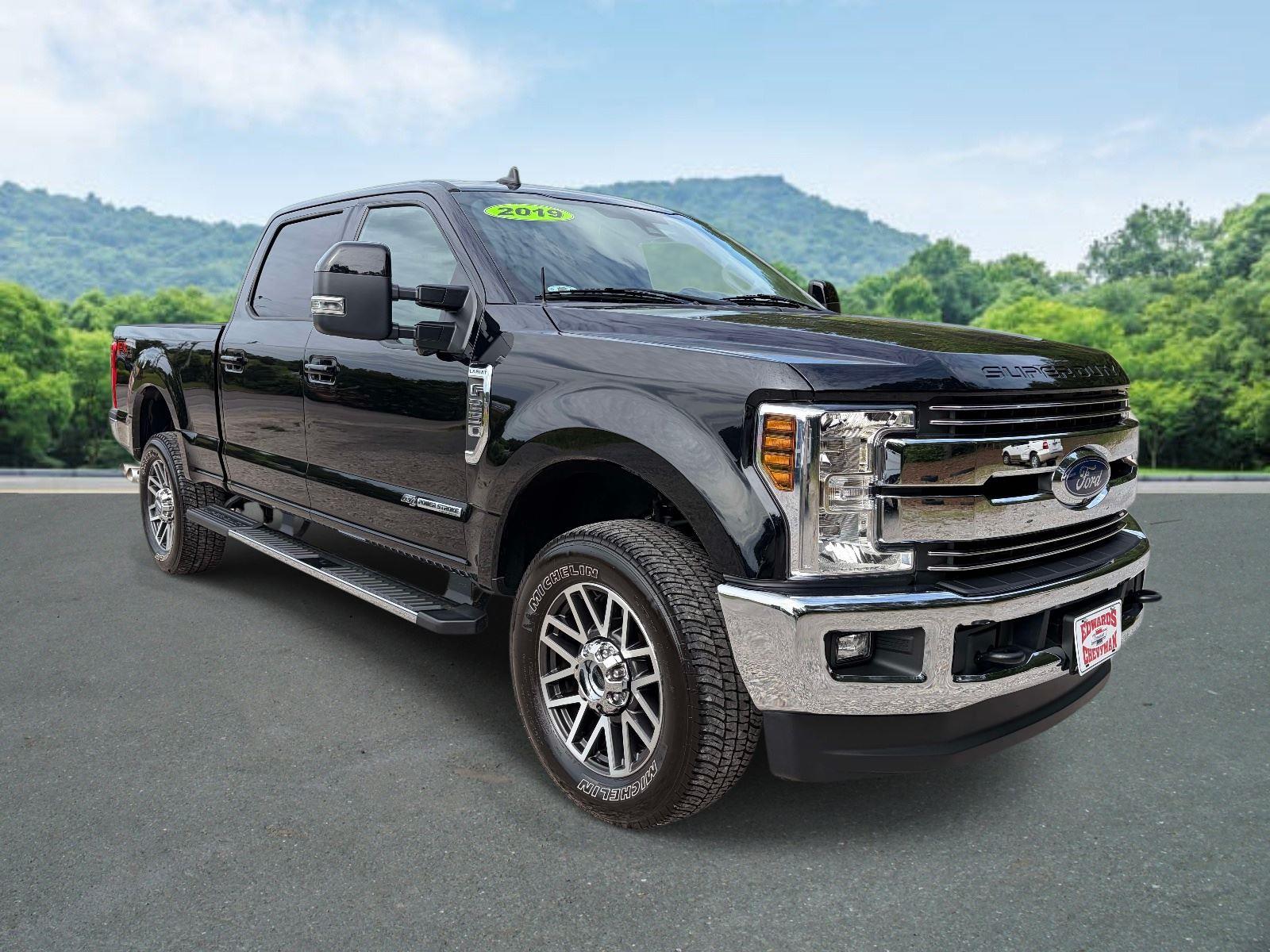 Agate Black Metallic 2019 Ford F-250 Super Duty Lariat Crew Cab 4WD Pickup Truck Four-Wheel Drive 6-Speed Automatic