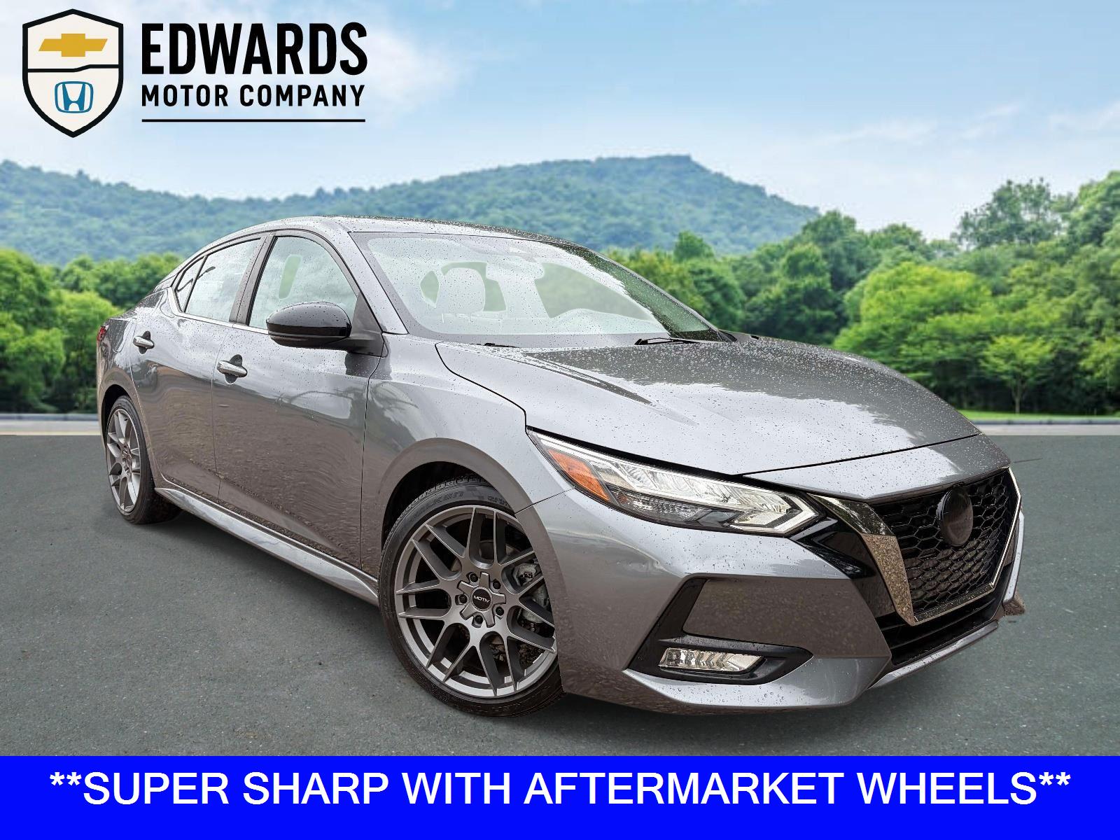Gray (Gun Metallic) 2021 Nissan Sentra SR FWD Sedan Front-Wheel Drive Continuously Variable Transmission