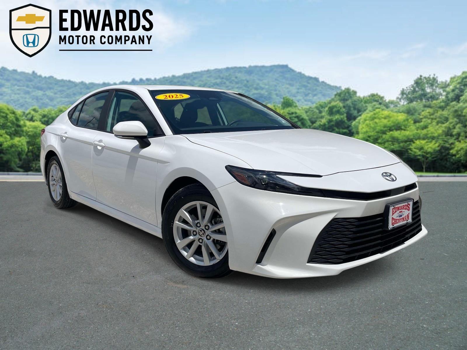 Ice Cap 2025 Toyota Camry LE FWD Sedan Front-Wheel Drive Continuously Variable Transmission