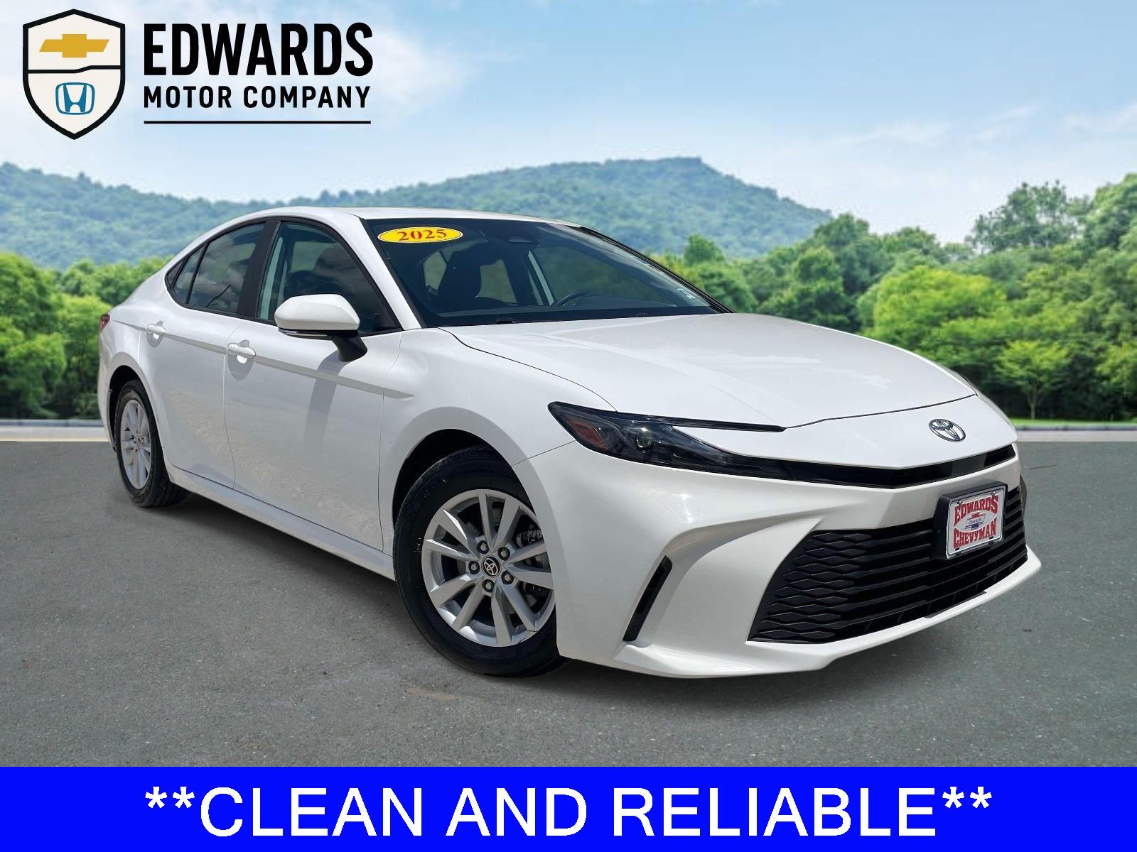 Ice Cap 2025 Toyota Camry LE FWD Sedan Front-Wheel Drive Continuously Variable Transmission