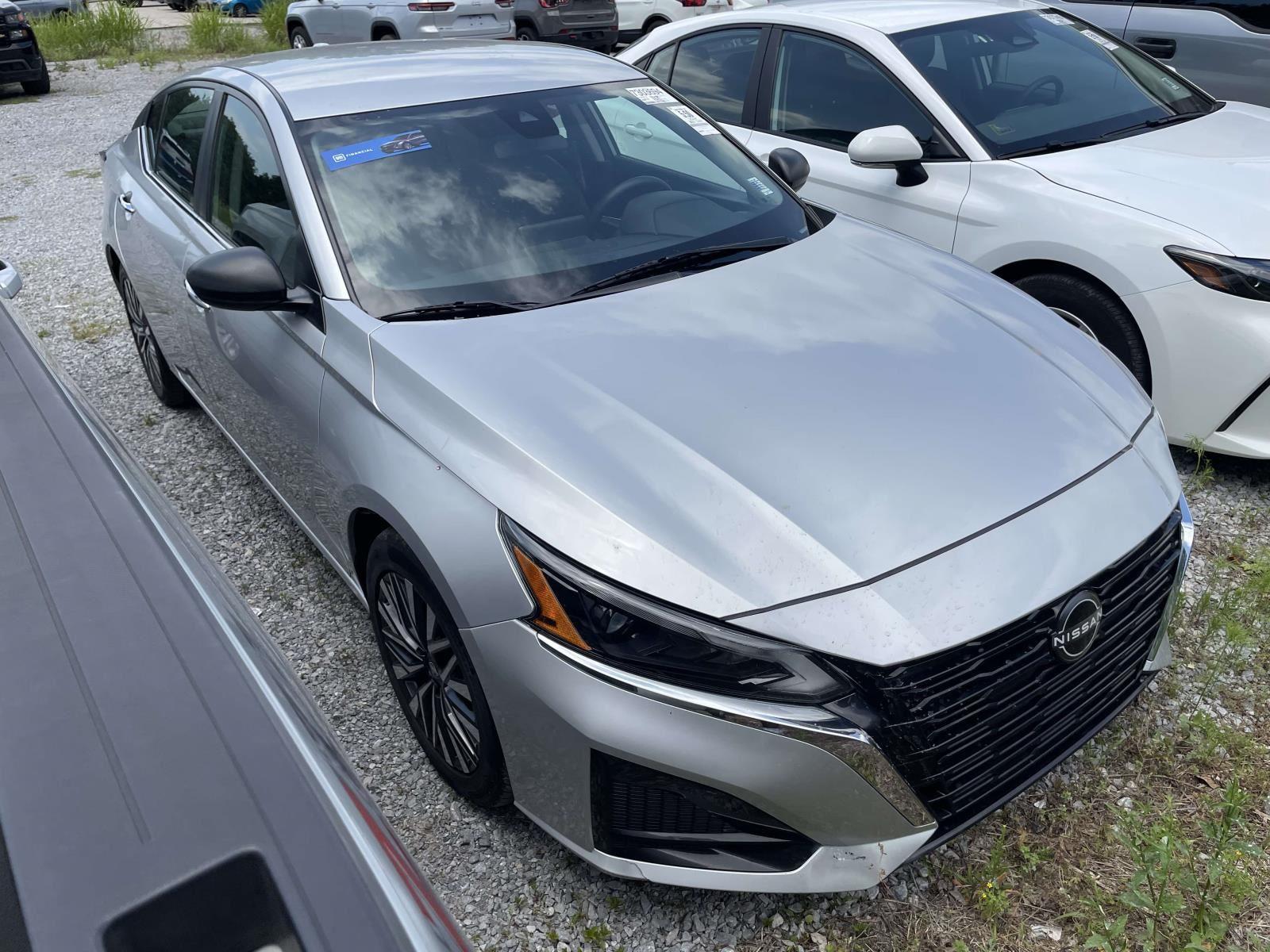 Brilliant Silver Metallic 2024 Nissan Altima 2.5 SV FWD Sedan Front-Wheel Drive Continuously Variable Transmission
