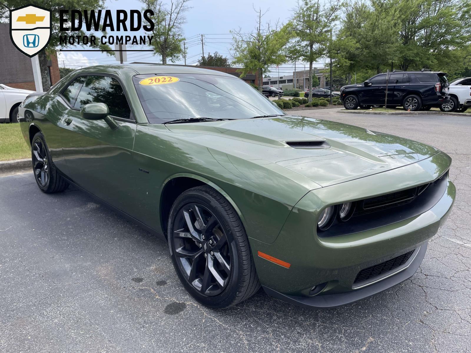F8 Green 2022 Dodge Challenger SXT RWD Coupe Rear-Wheel Drive 8-Speed Automatic