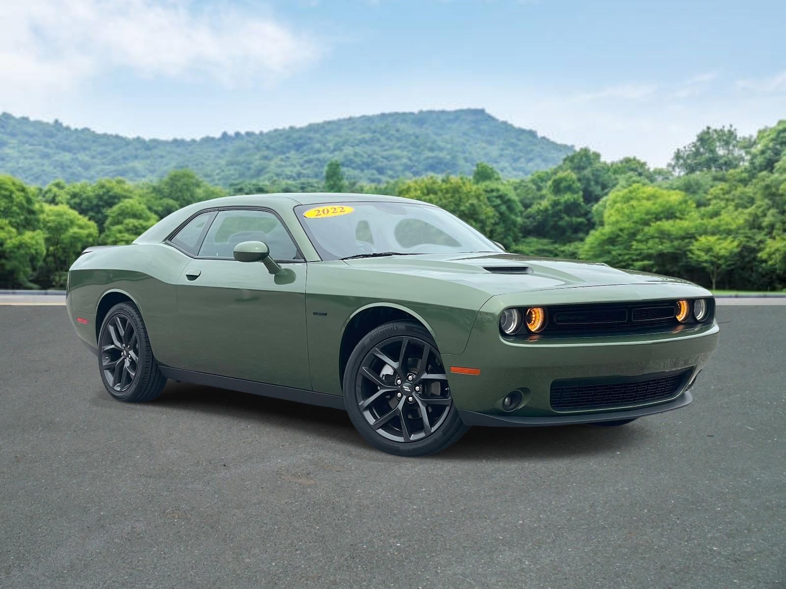F8 Green 2022 Dodge Challenger SXT RWD Coupe Rear-Wheel Drive 8-Speed Automatic