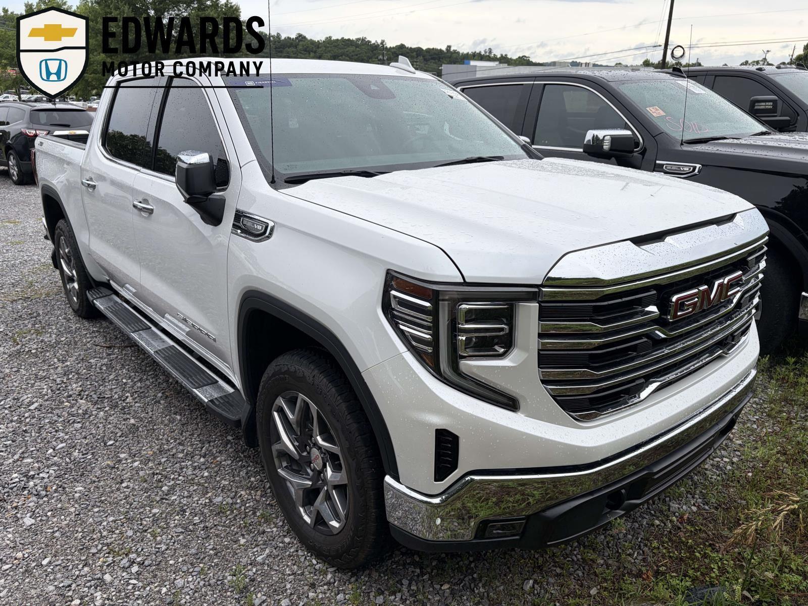 White Frost Tricoat 2024 GMC Sierra 1500 SLT Crew Cab 4WD Pickup Truck Four-Wheel Drive Automatic