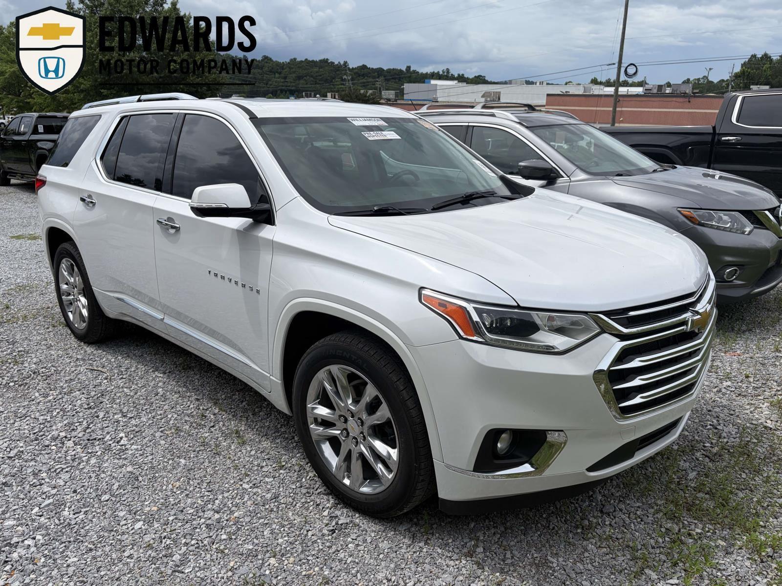 White (Iridescent Pearl Tricoat) 2021 Chevrolet Traverse High Country FWD SUV / Crossover Front-Wheel Drive 9-Speed Automatic