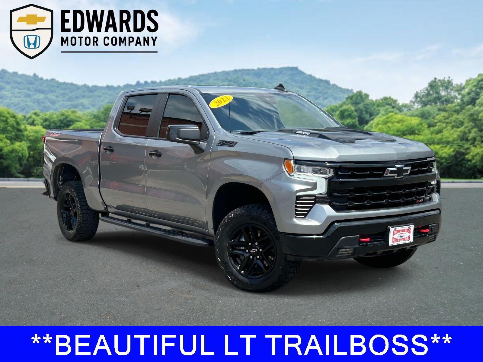Sterling Gray Metallic 2023 Chevrolet Silverado 1500 LT Trail Boss Crew Cab 4WD Pickup Truck Four-Wheel Drive Automatic