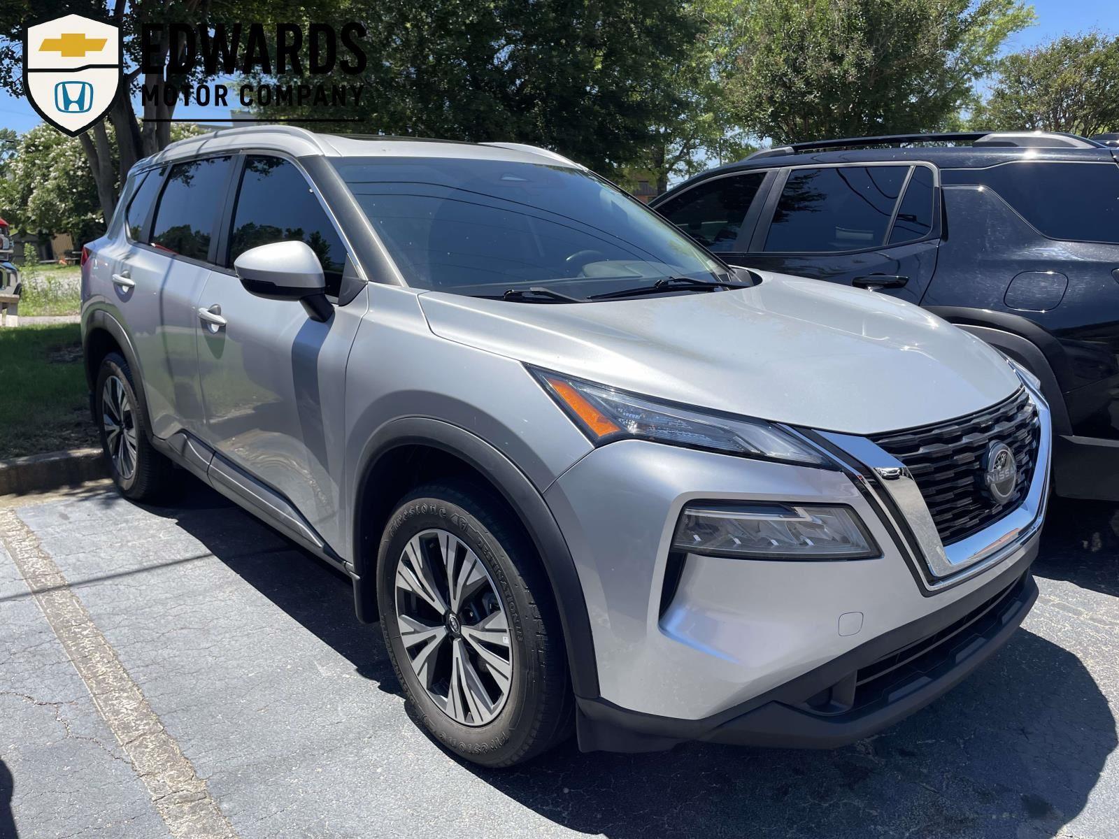 White (Iridescent Pearl Tricoat) 2022 Chevrolet Traverse LT Cloth FWD SUV / Crossover Front-Wheel Drive 9-Speed Automatic