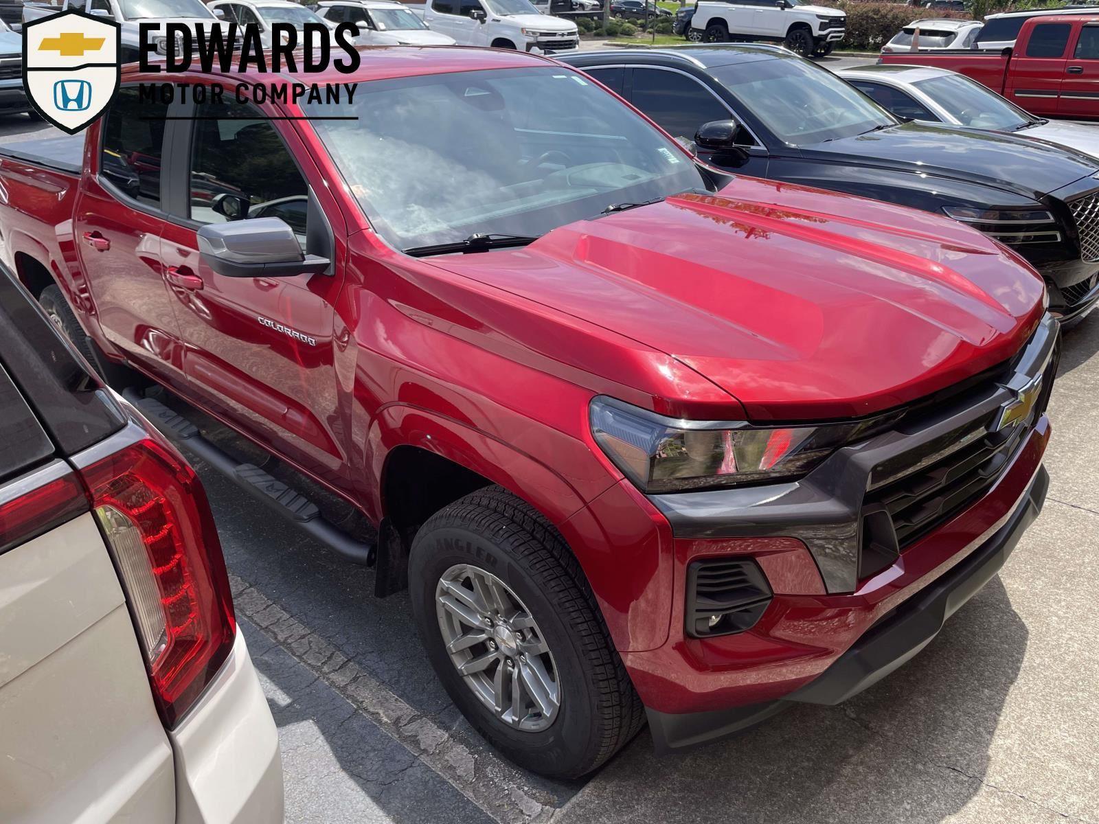 Radiant Red Tintcoat 2024 Chevrolet Colorado LT Crew Cab RWD Pickup Truck 4X2 8-Speed Automatic