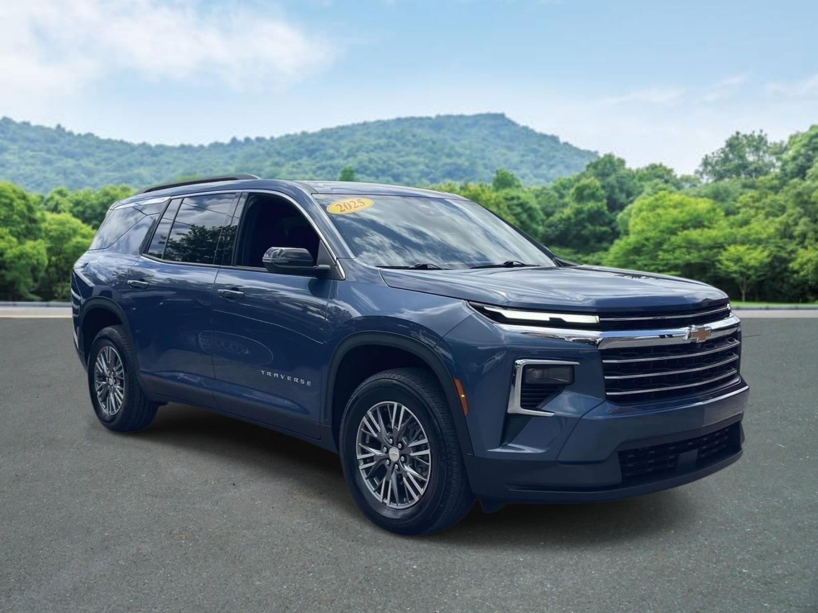 Lakeshore Blue Metallic 2025 Chevrolet Traverse SUV / Crossover Front-Wheel Drive 8-Speed Automatic