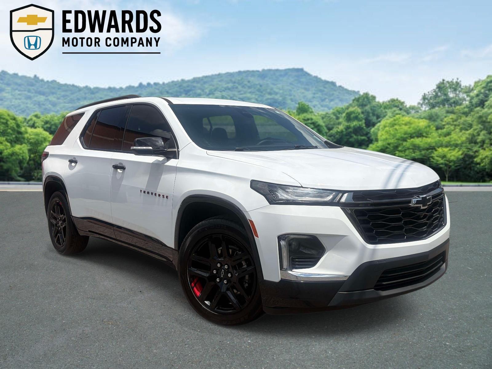 Summit White 2022 Chevrolet Traverse SUV / Crossover Front-Wheel Drive 9-Speed Automatic