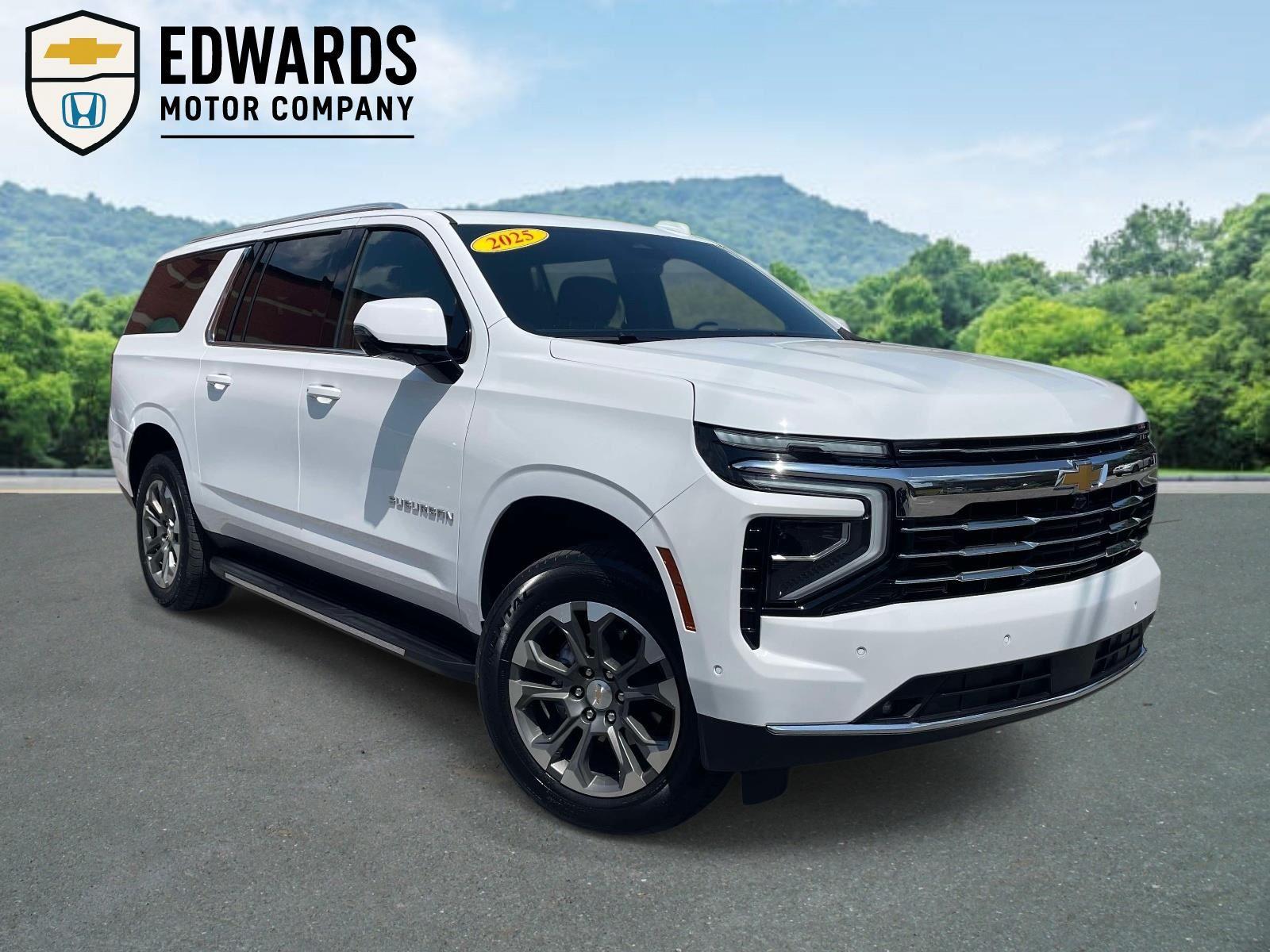 Summit White 2025 Chevrolet Suburban SUV / Crossover 4X2 Automatic