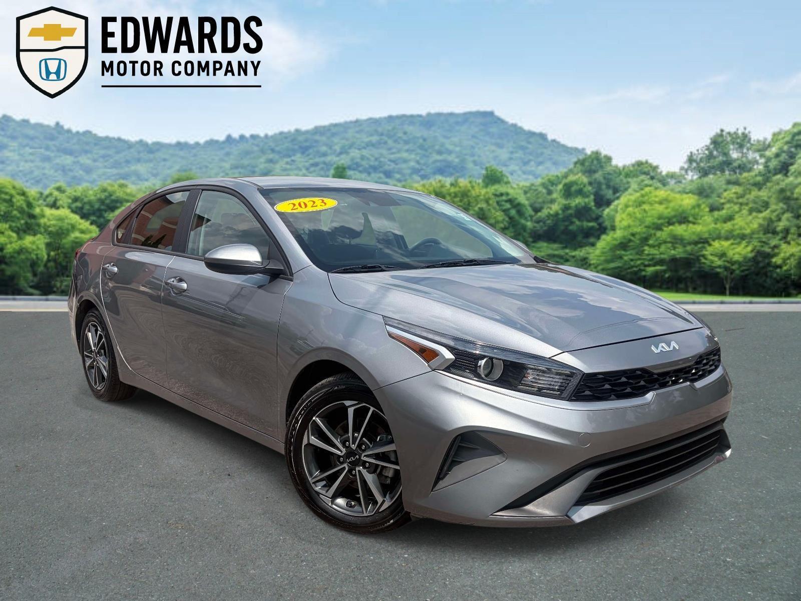 2023 Kia Forte LXS FWD