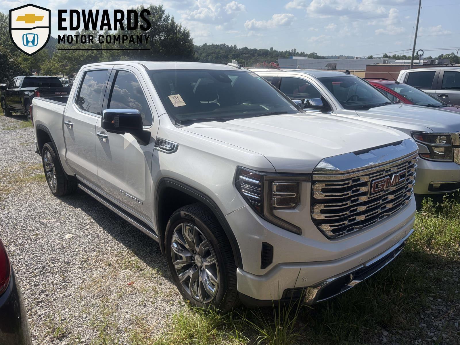 White Frost Tricoat 2023 GMC Sierra 1500 Pickup Truck Four-Wheel Drive Automatic