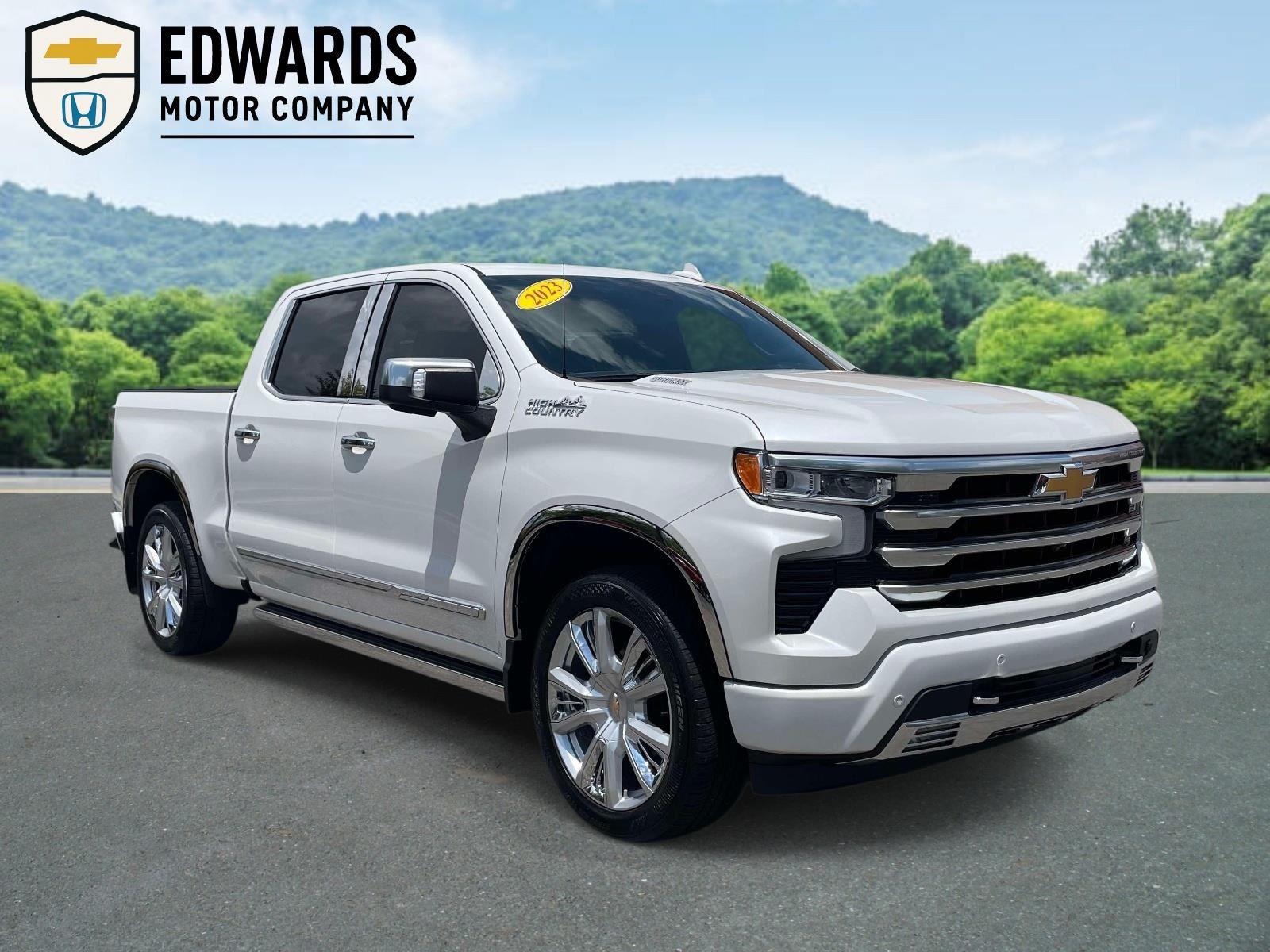 White (Iridescent Pearl Tricoat) 2023 Chevrolet Silverado 1500 Pickup Truck 4X2 Automatic