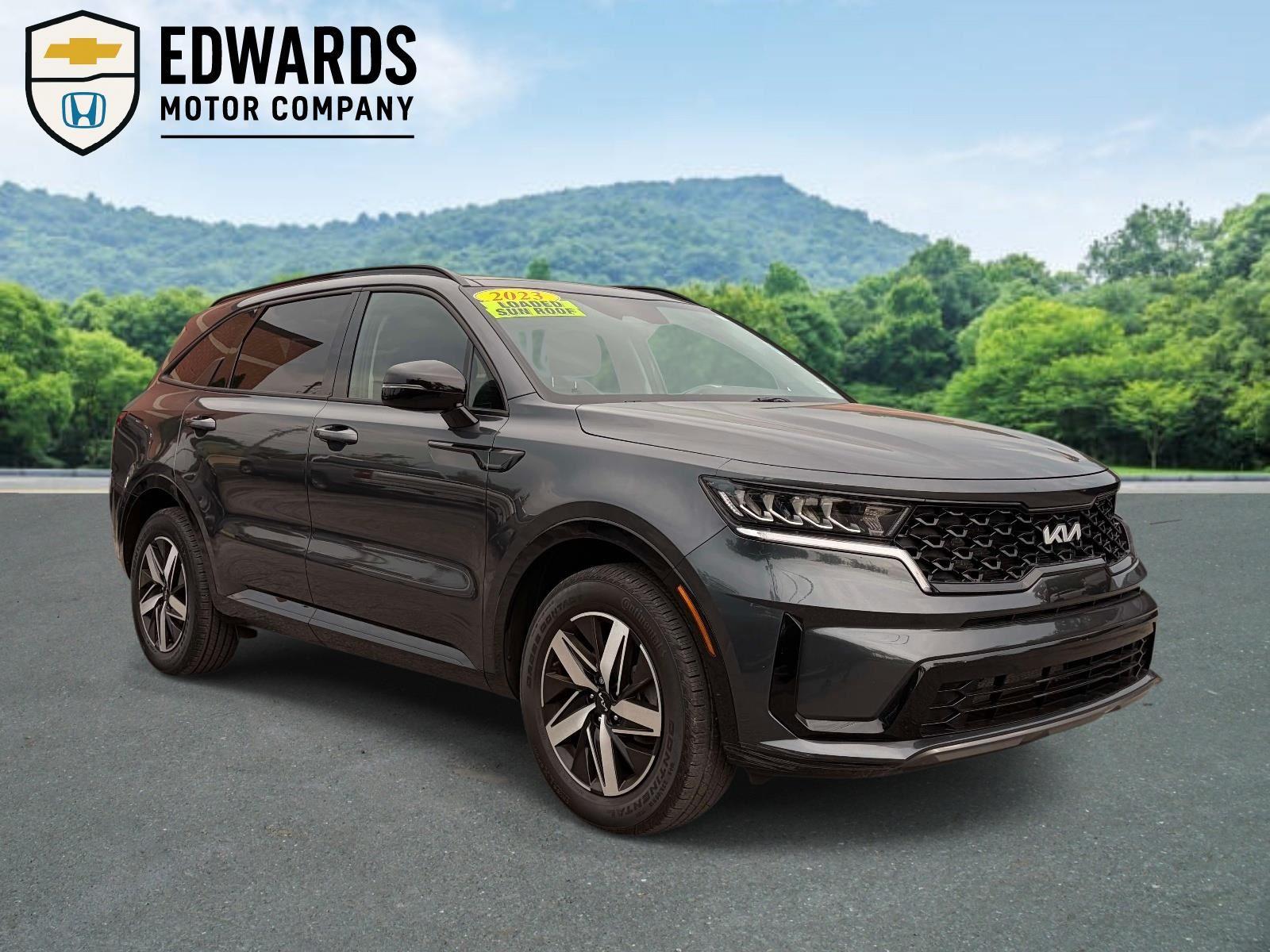 Gray (Gravity Grey) 2023 Kia Sorento SUV / Crossover Front-Wheel Drive Automatic