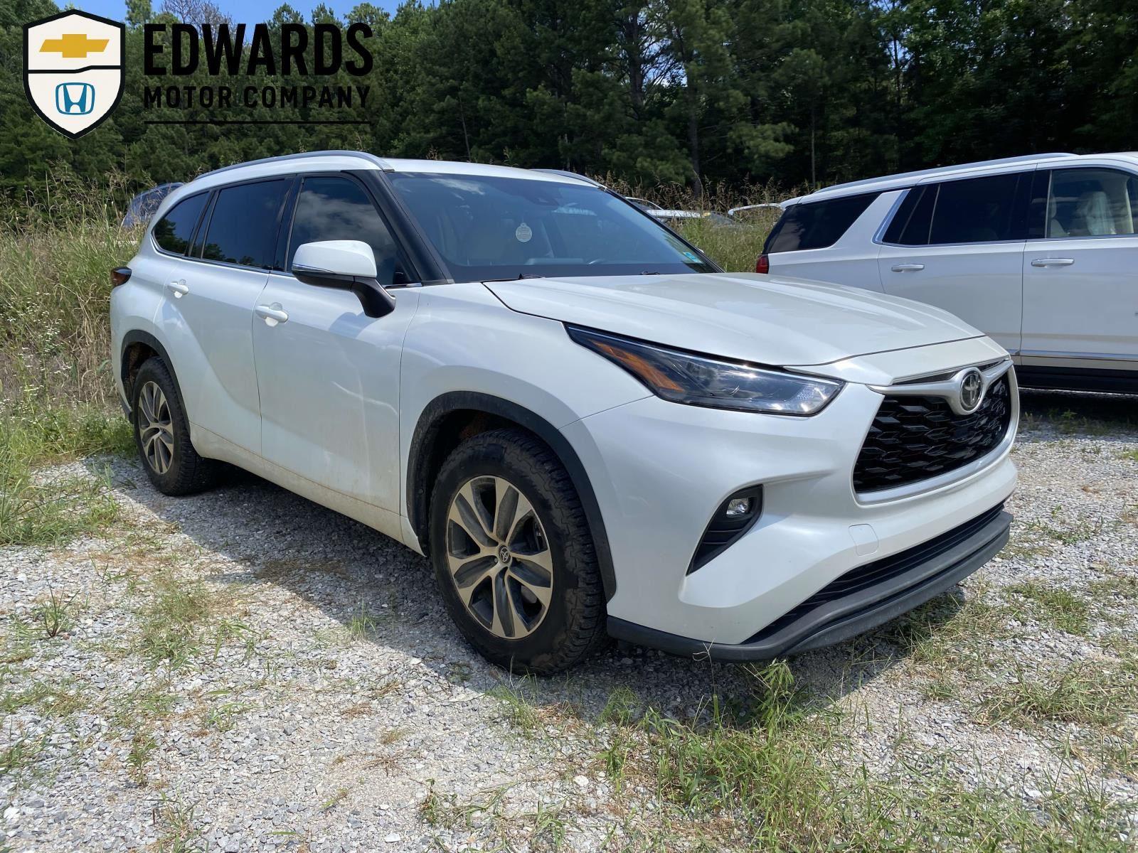 2022 Toyota Highlander XLE FWD