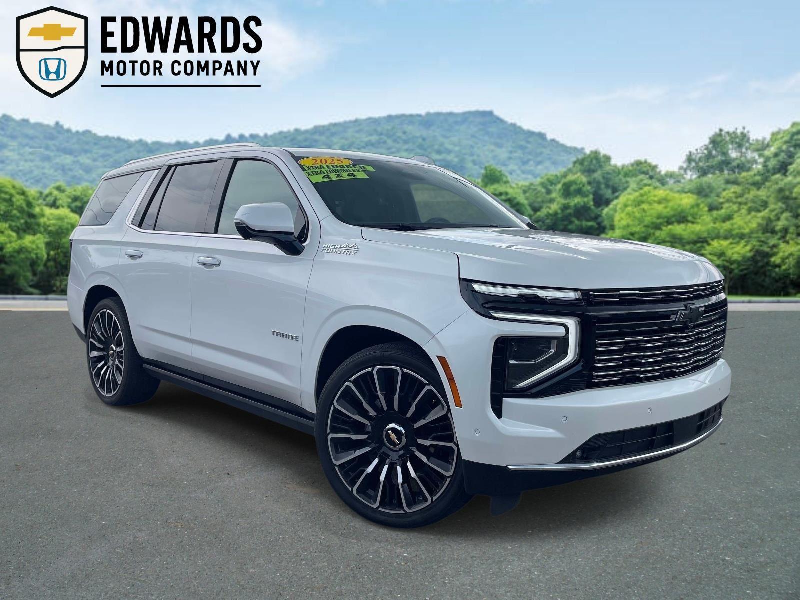 White (Iridescent Pearl Tricoat) 2025 Chevrolet Tahoe SUV / Crossover Four-Wheel Drive Automatic