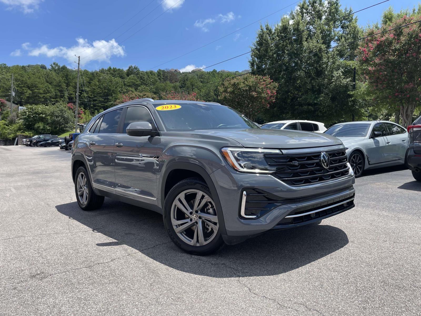 Pure Gray 2024 Volkswagen Atlas Cross Sport SUV / Crossover All-Wheel Drive Automatic