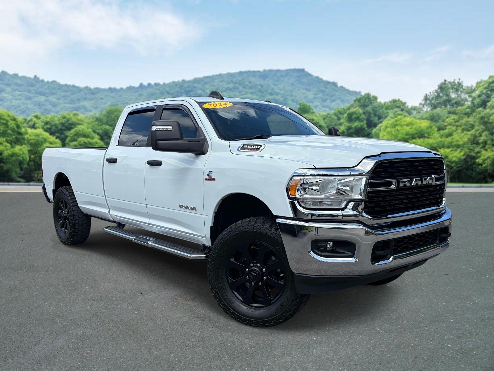 2024 RAM 3500 Big Horn Crew Cab LB 4WD