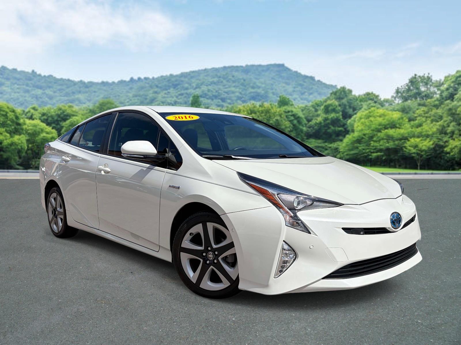 White (Blizzard Pearl) 2016 Toyota Prius Hatchback Front-Wheel Drive Continuously Variable Transmission