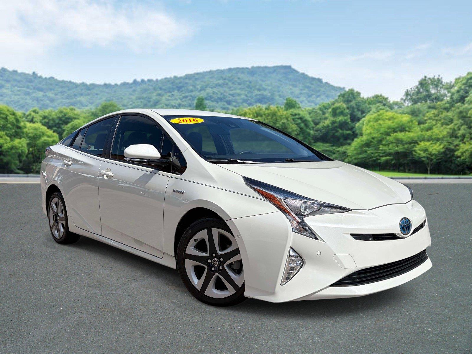 White (Blizzard Pearl) 2016 Toyota Prius Hatchback Front-Wheel Drive Continuously Variable Transmission