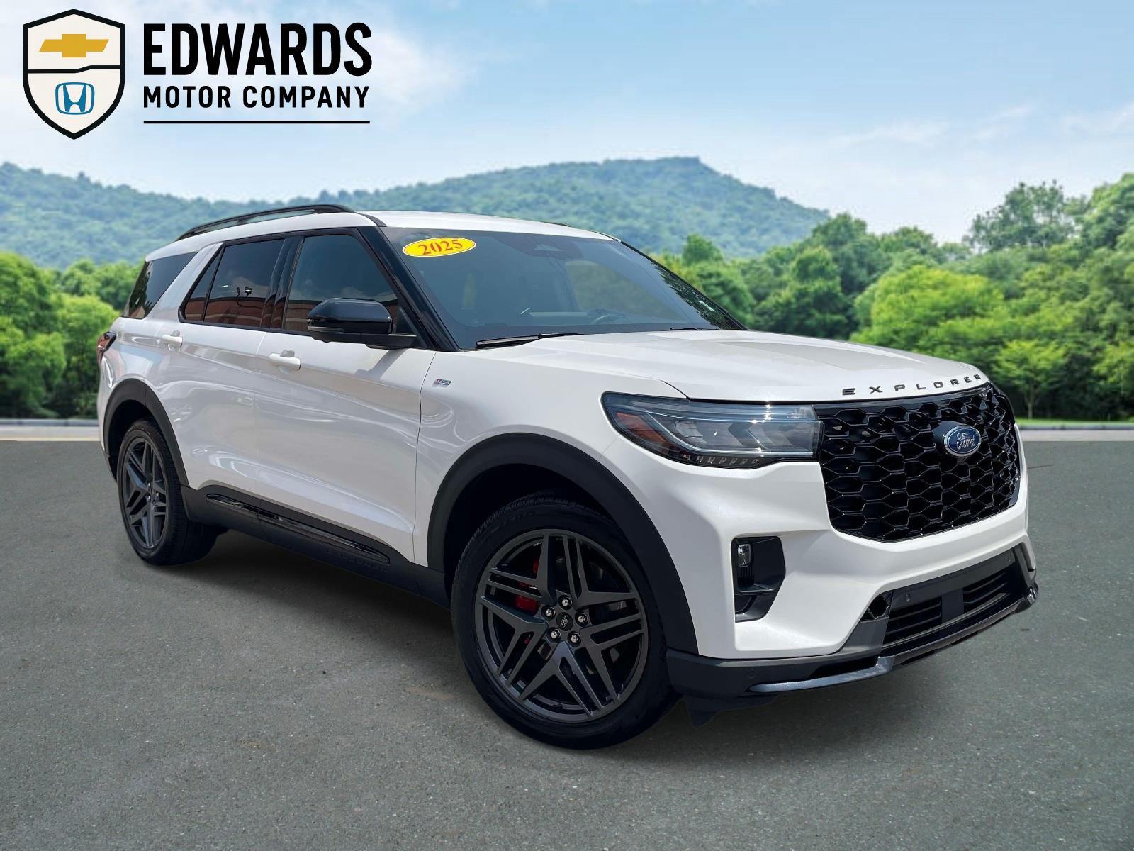 Star White Metallic Tri-Coat 2025 Ford Explorer SUV / Crossover Rear-Wheel Drive Automatic