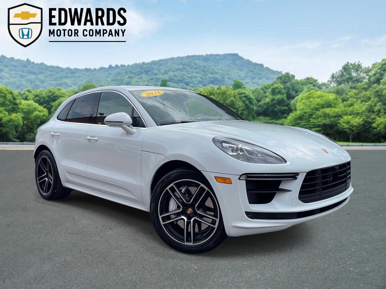 2021 Porsche Macan Turbo AWD