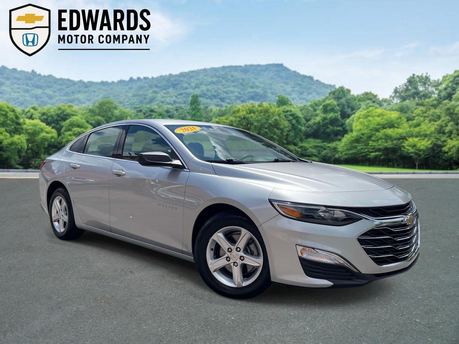 Silver Ice Metallic 2021 Chevrolet Malibu Sedan Front-Wheel Drive Continuously Variable Transmission
