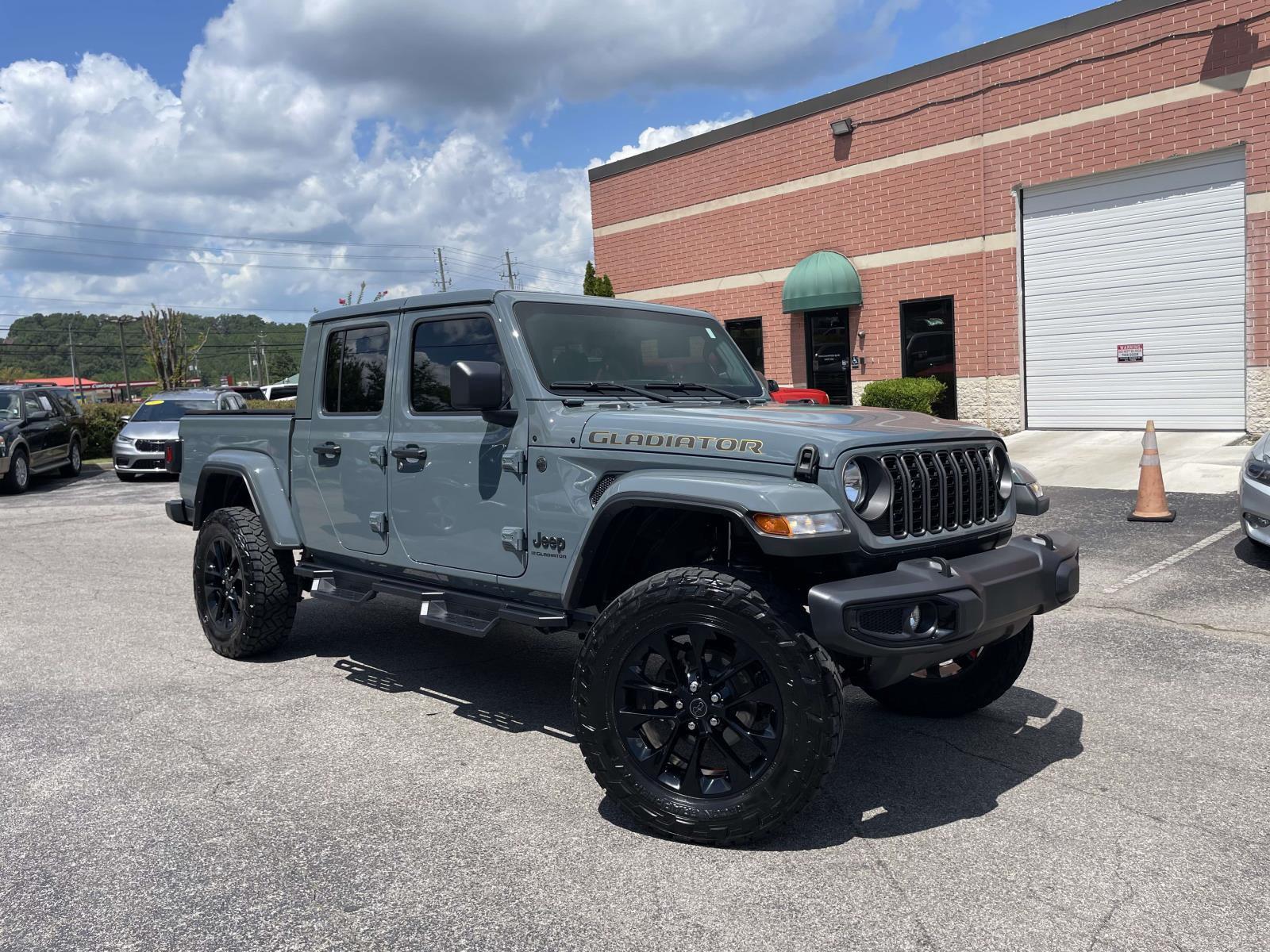 Anvil Clear Coat 2024 Jeep Gladiator Pickup Truck Four-Wheel Drive Automatic