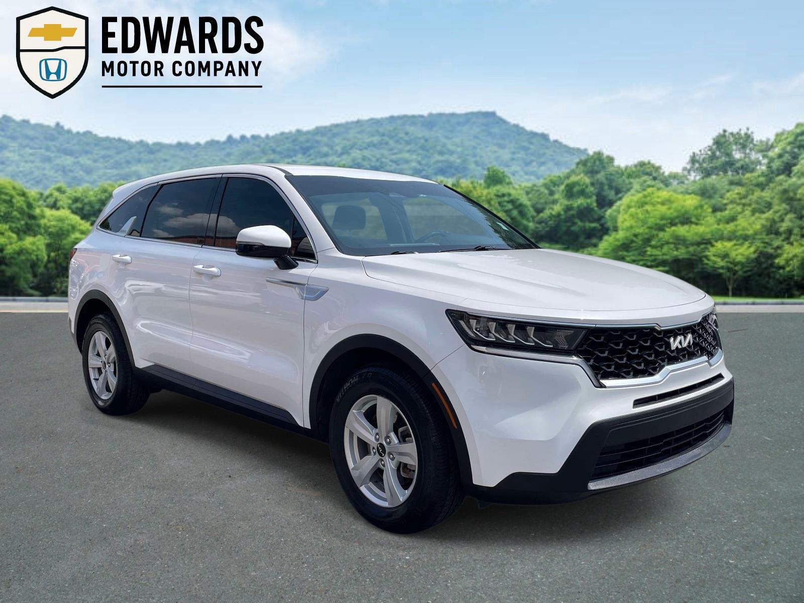 Glacial White Pearl 2023 Kia Sorento SUV / Crossover Front-Wheel Drive Automatic